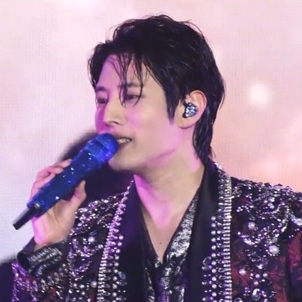 金俊賢的最新照片