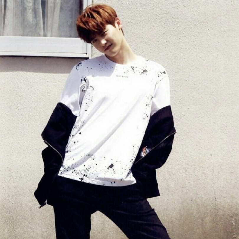 A moment captured by a fan of Lee Jongsuk