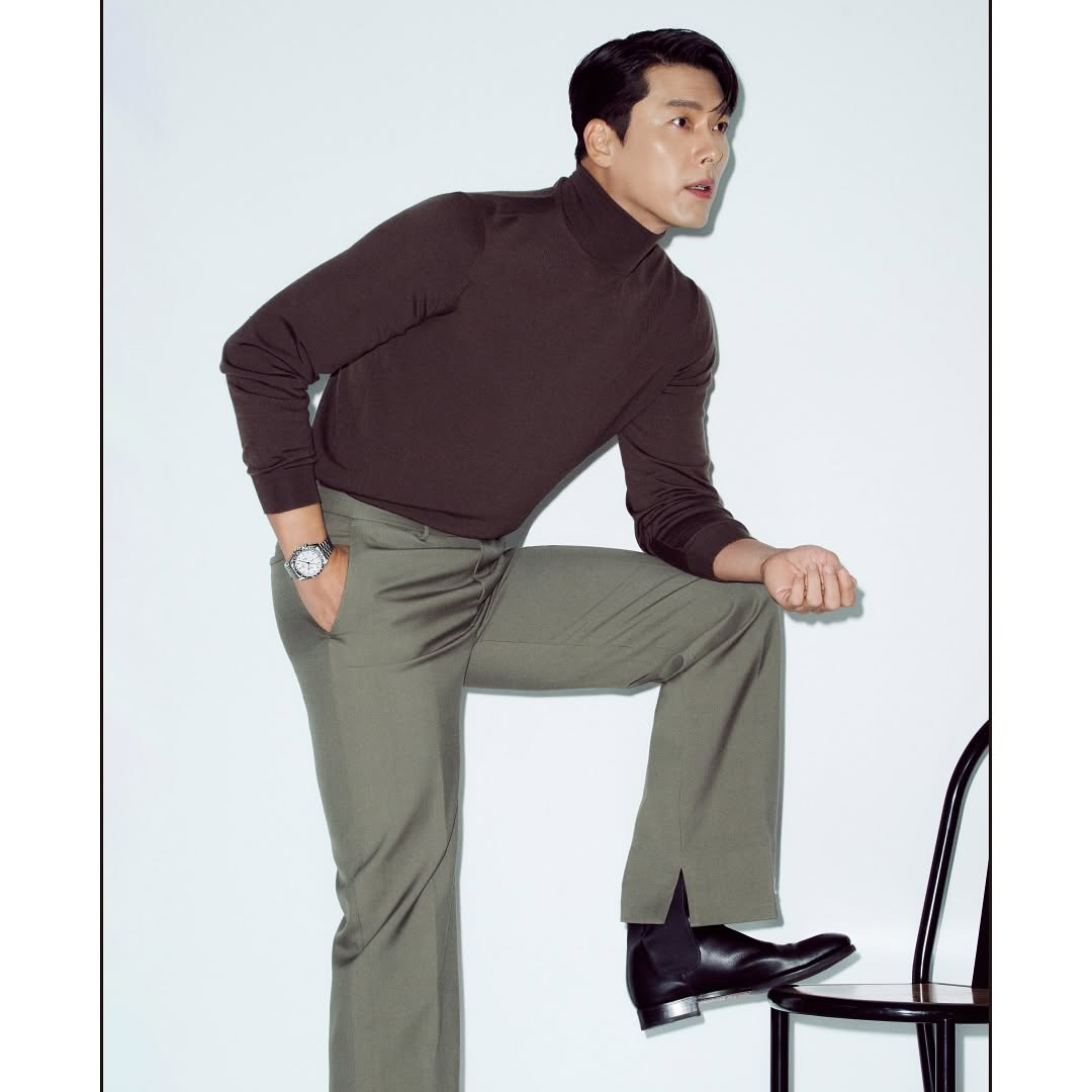 A moment captured by a fan of Hyun Bin