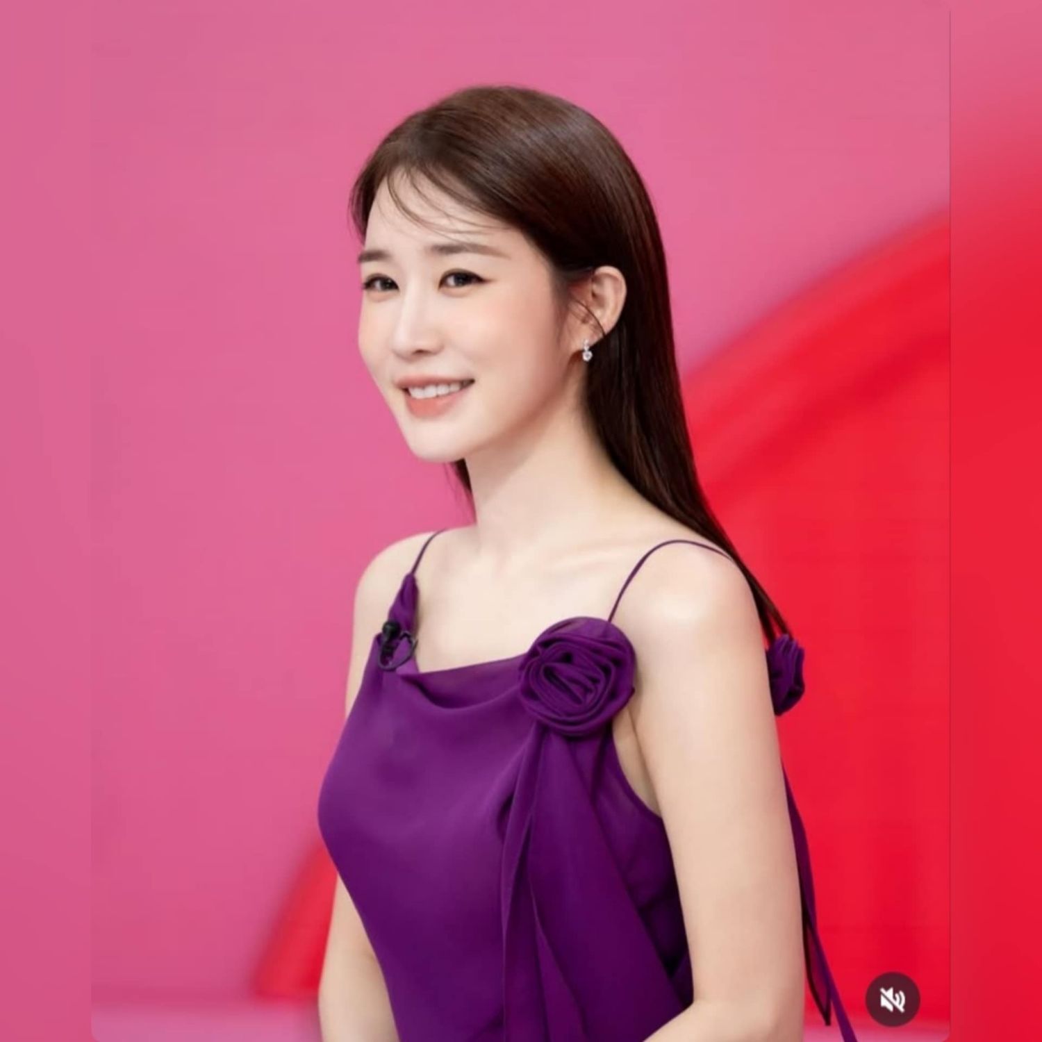 Recent activity shot of Yoo Inna