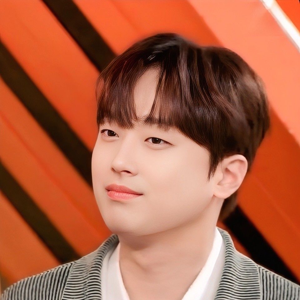 A moment captured by a fan of Lee Chanwon