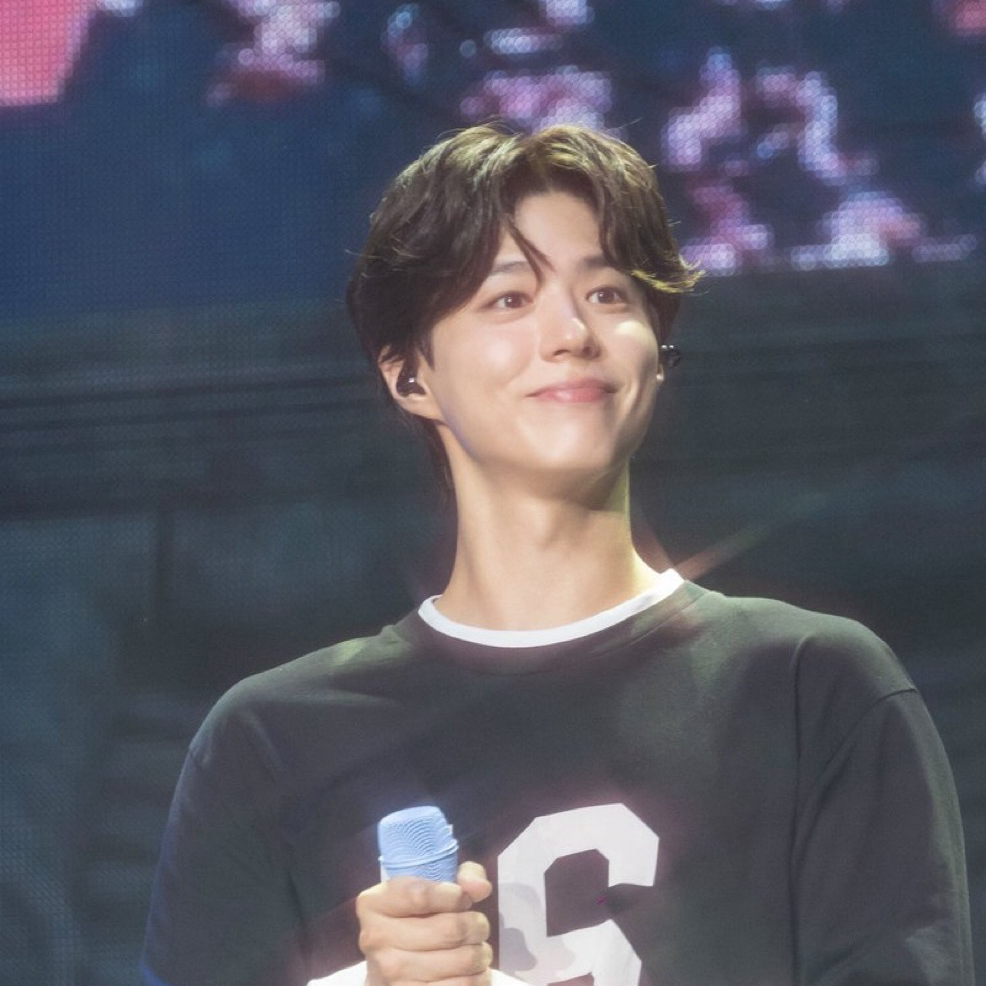A moment captured by a fan of Park Bogum