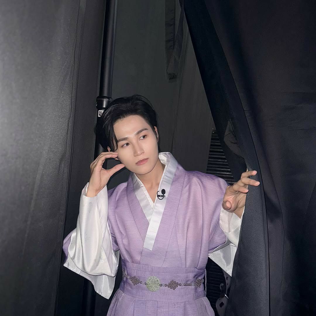 Behind-the-scenes cut of Kim Heejae