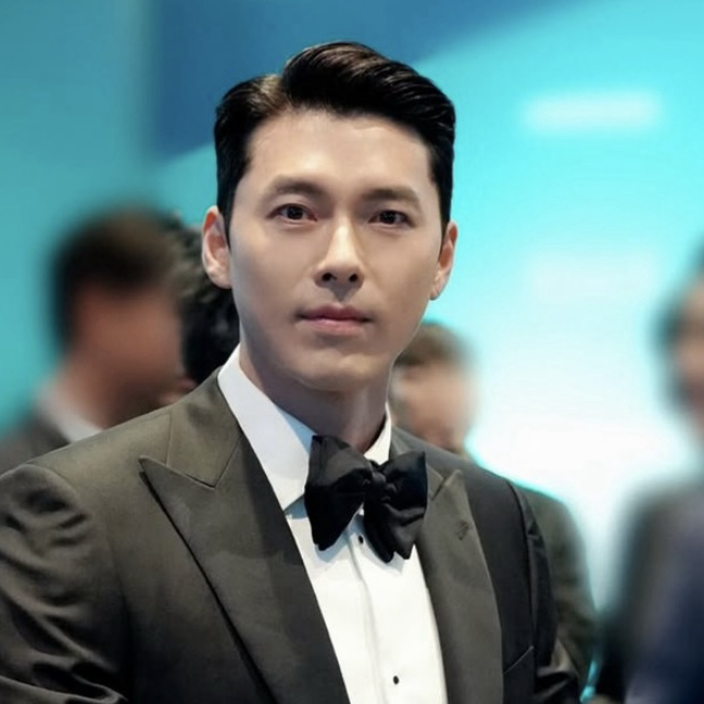 A moment captured by a fan of Hyun Bin