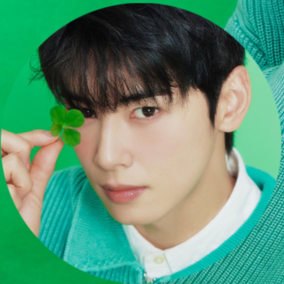 Latest photo of Cha Eunwoo