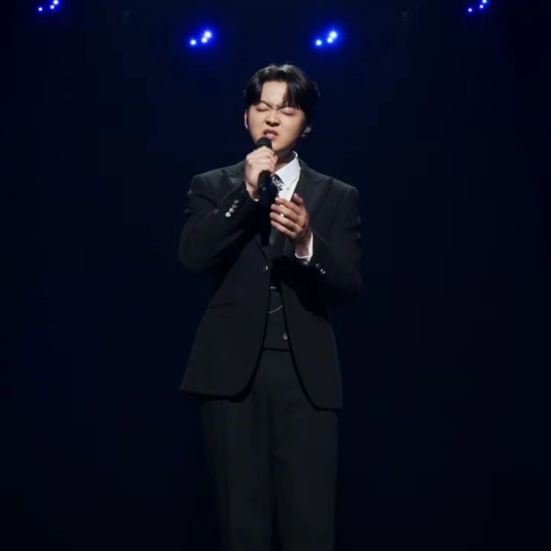 A moment captured by a fan of Park Minsu