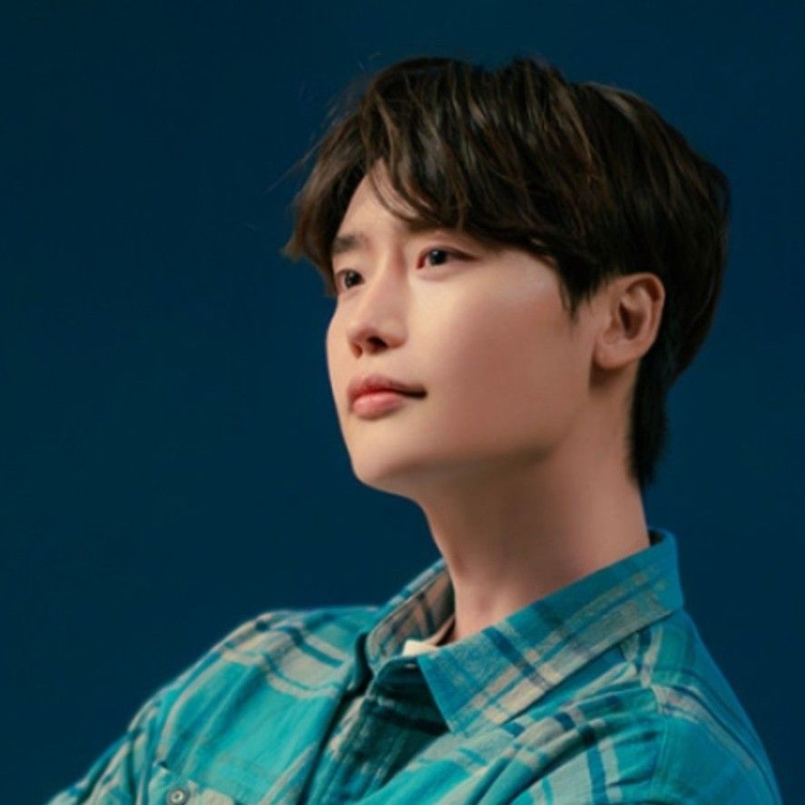 A moment captured by a fan of Lee Jongsuk