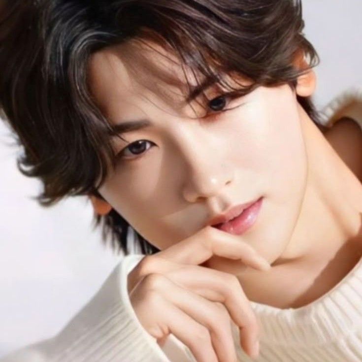 Behind-the-scenes cut of Park Hyungsik