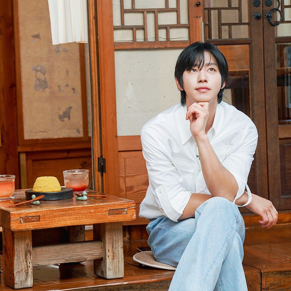Behind-the-scenes cut of Ahn Hyoseop