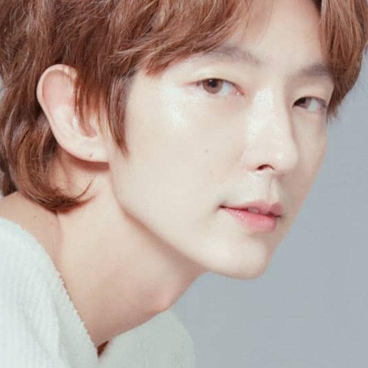 A moment captured by a fan of Lee Joongi