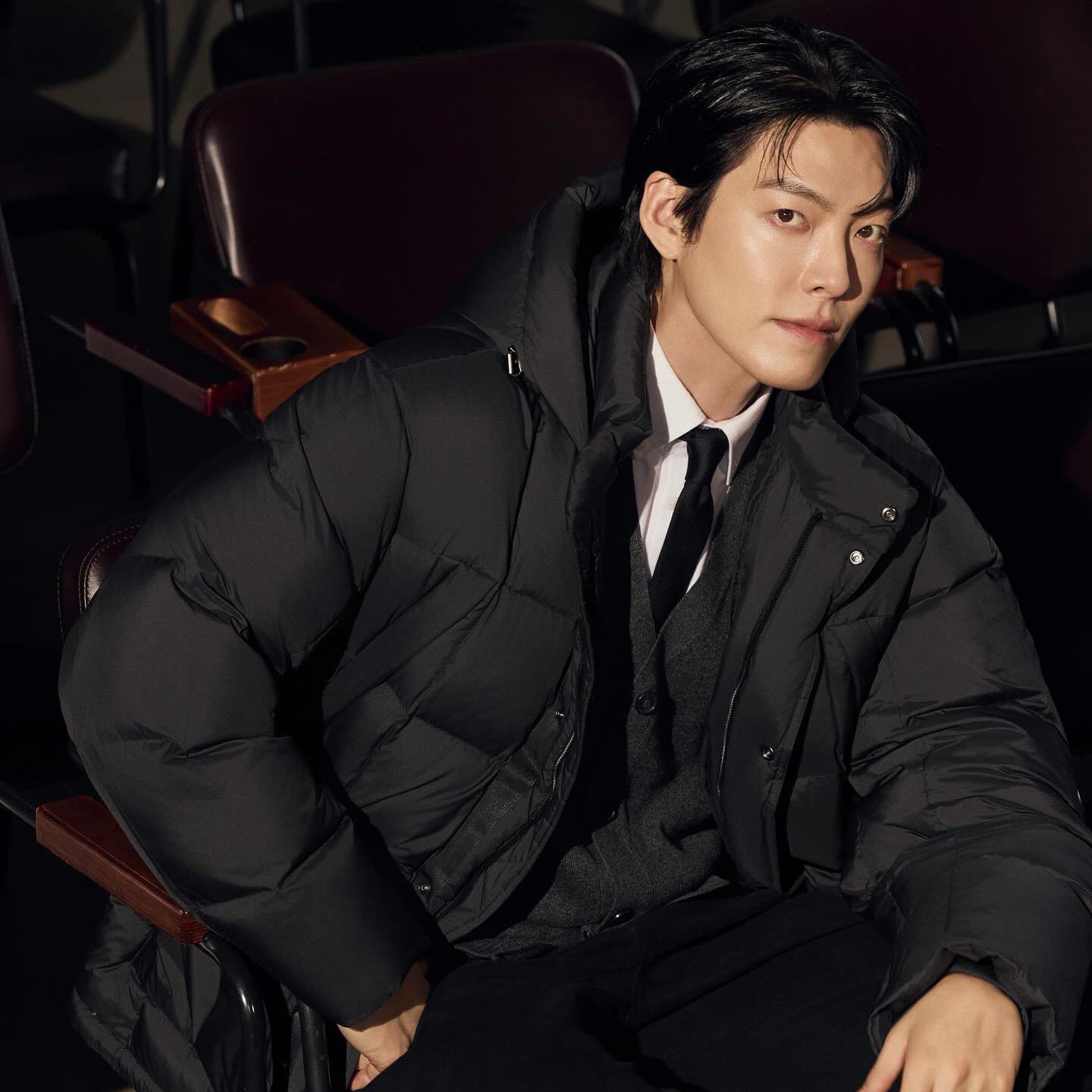 Behind-the-scenes cut of Kim Woobin