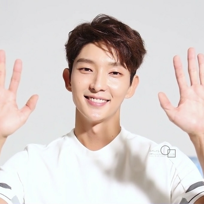 Behind-the-scenes cut of Lee Joongi
