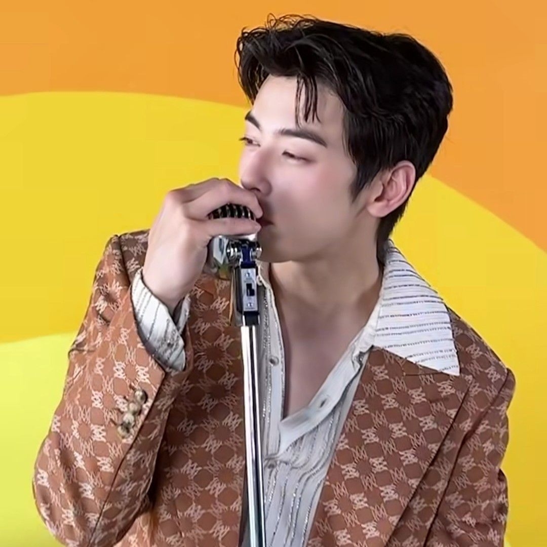 Foto terbaru dari Cha Eunwoo