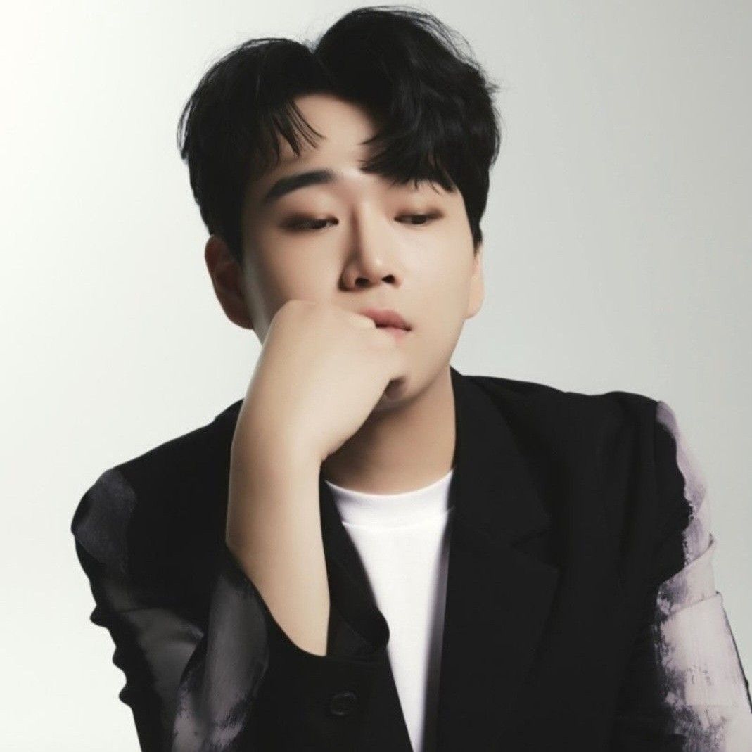 Behind-the-scenes cut of Hwang Youngwoong