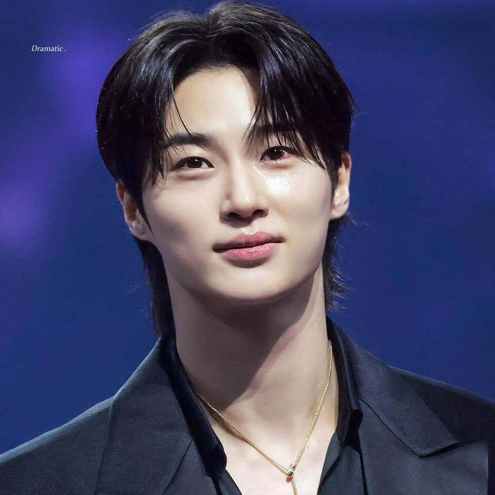 Latest photo of Byeon Wooseok