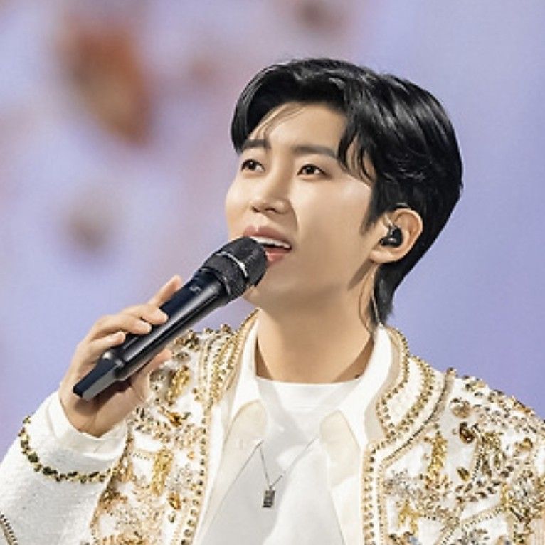 Latest photo of Lim Youngwoong
