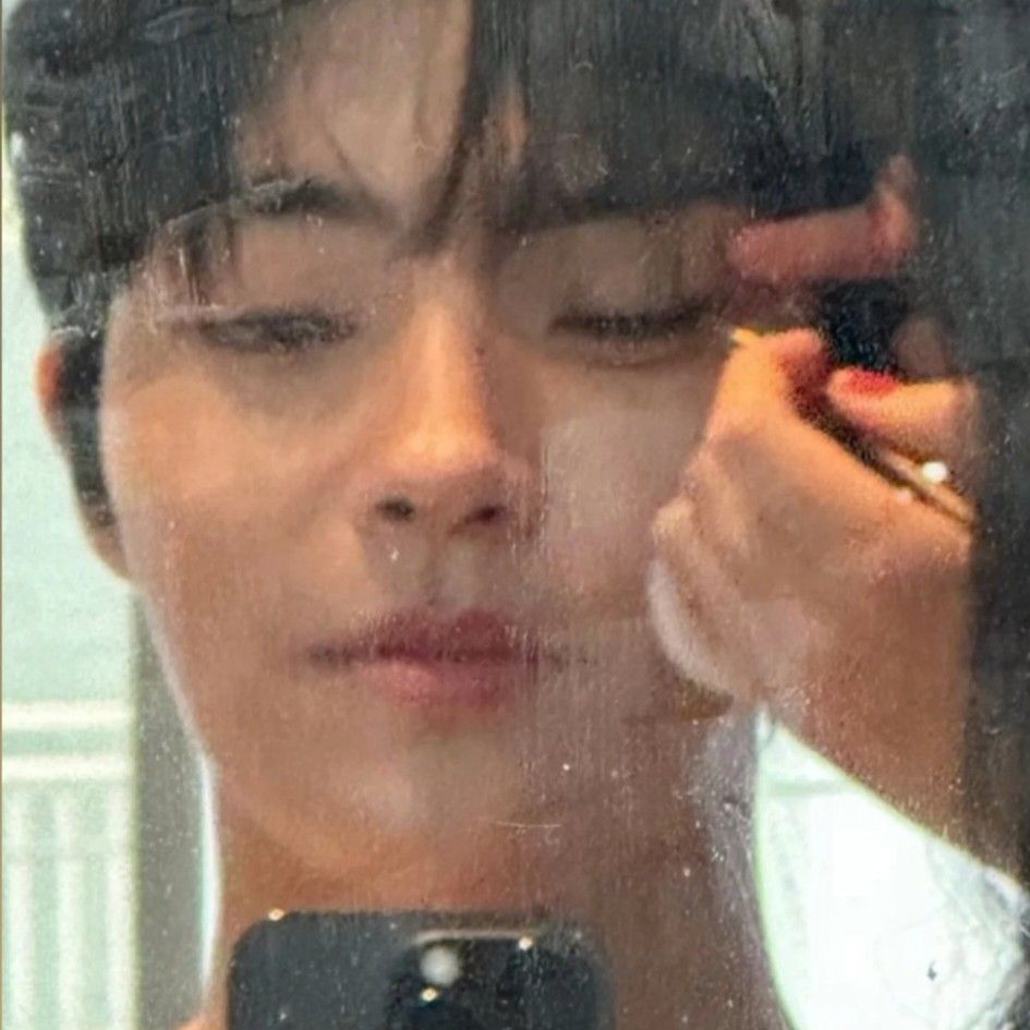 Cuplikan di balik layar dari Hwang Inyoup