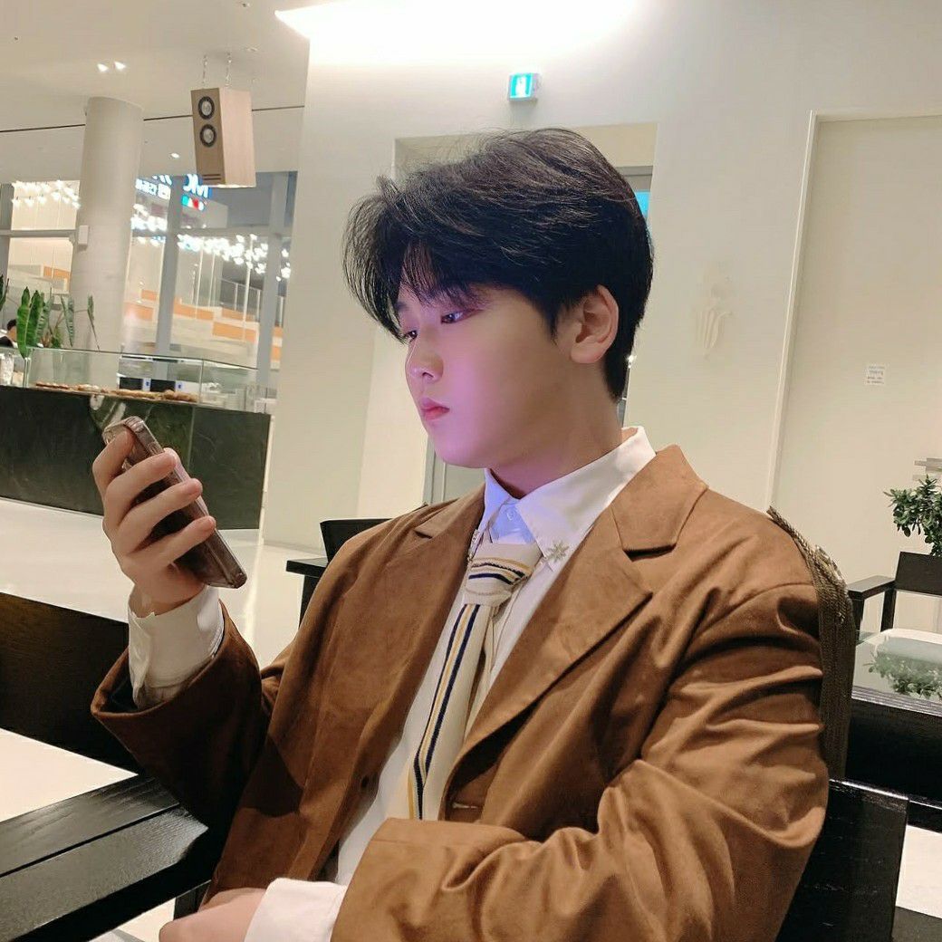 A moment captured by a fan of Park Sungon