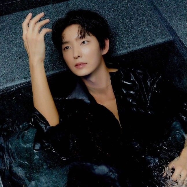 李準基的最新照片