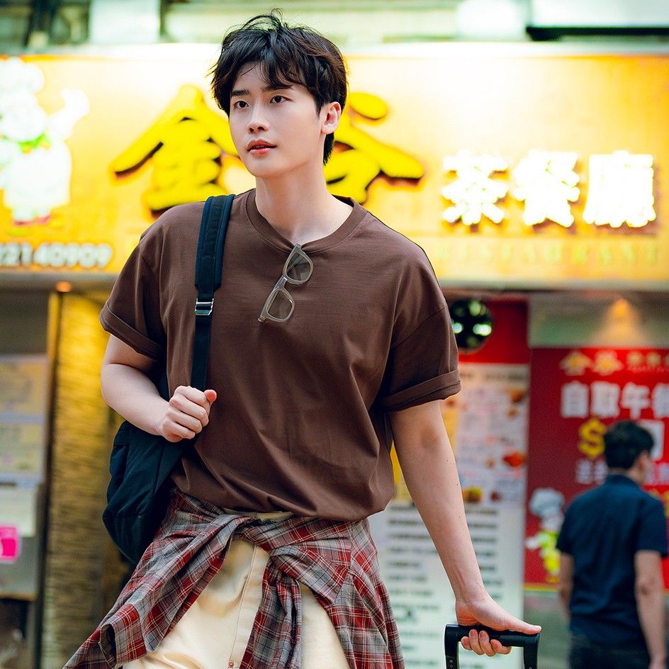 Behind-the-scenes cut of Lee Jongsuk