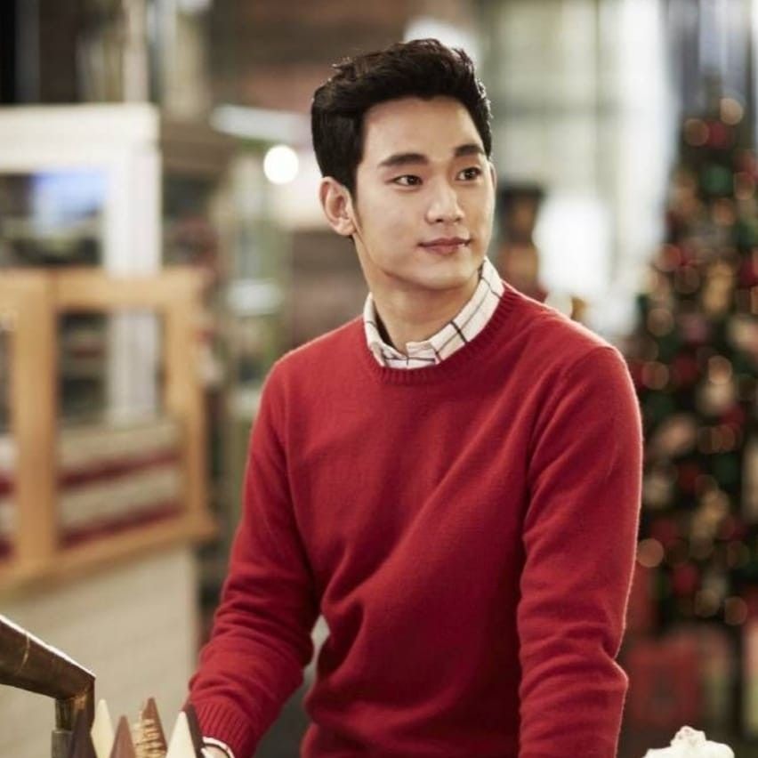 Foto kegiatan terbaru dari Kim Soohyun