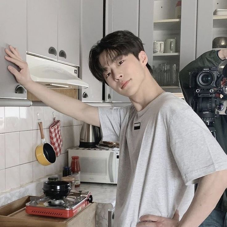 Recent activity shot of Bae Inhyuk