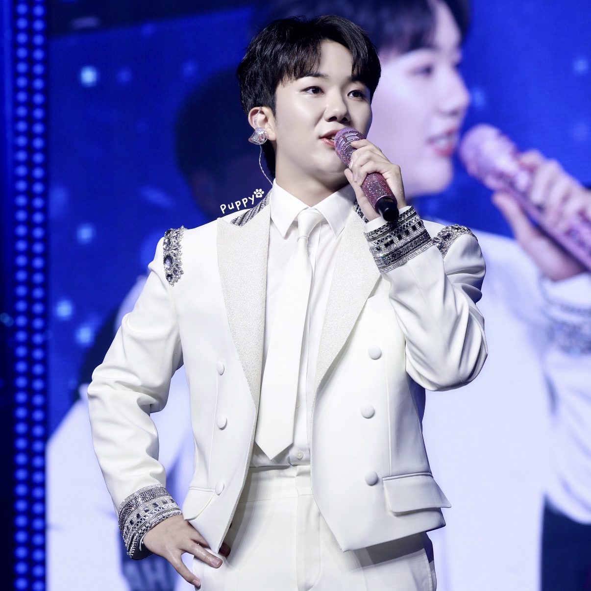 A moment captured by a fan of Nam Seungmin