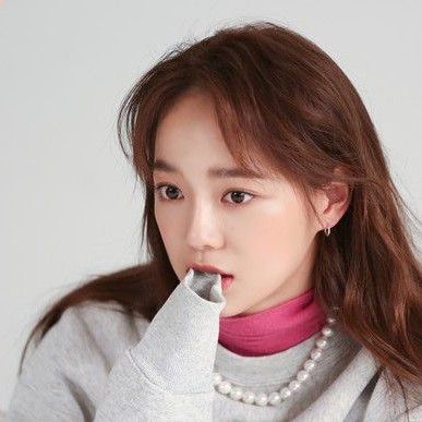 Behind-the-scenes cut of Kim Sejeong