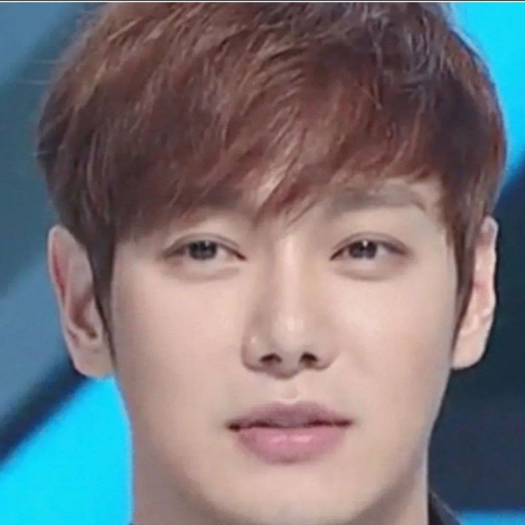 A moment captured by a fan of Hwanhee