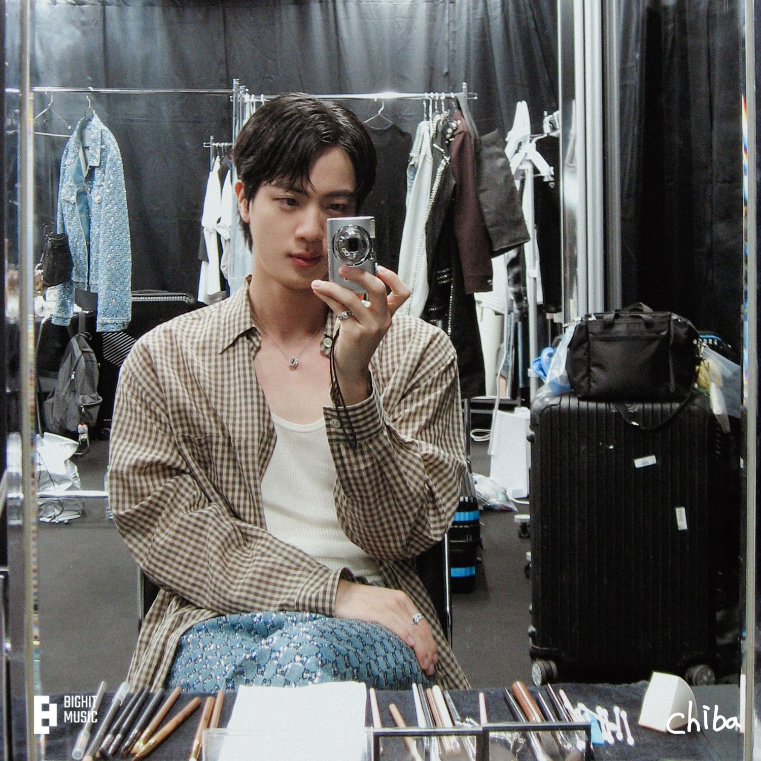 Behind-the-scenes cut of Board