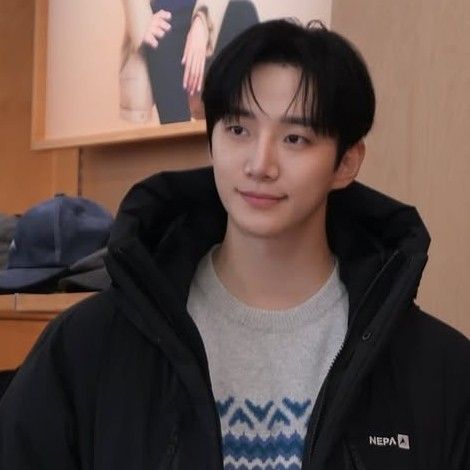 Behind-the-scenes cut of Lee Junho