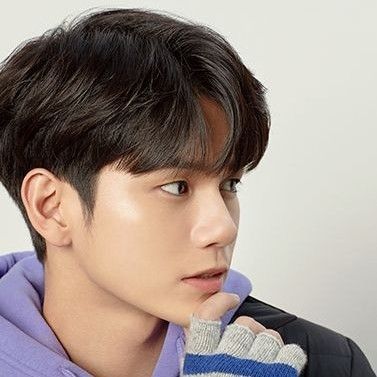 邕圣祐的最新照片