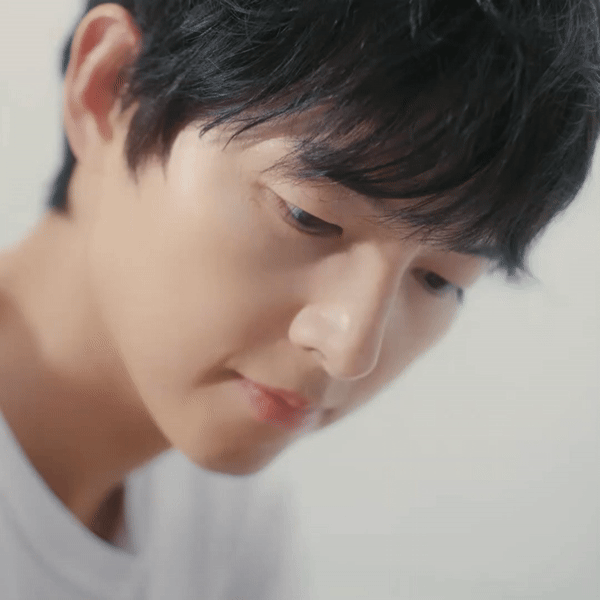 Latest photo of Song Joongki
