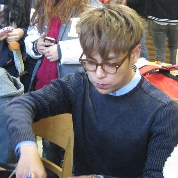 A moment captured by a fan of T.O.P