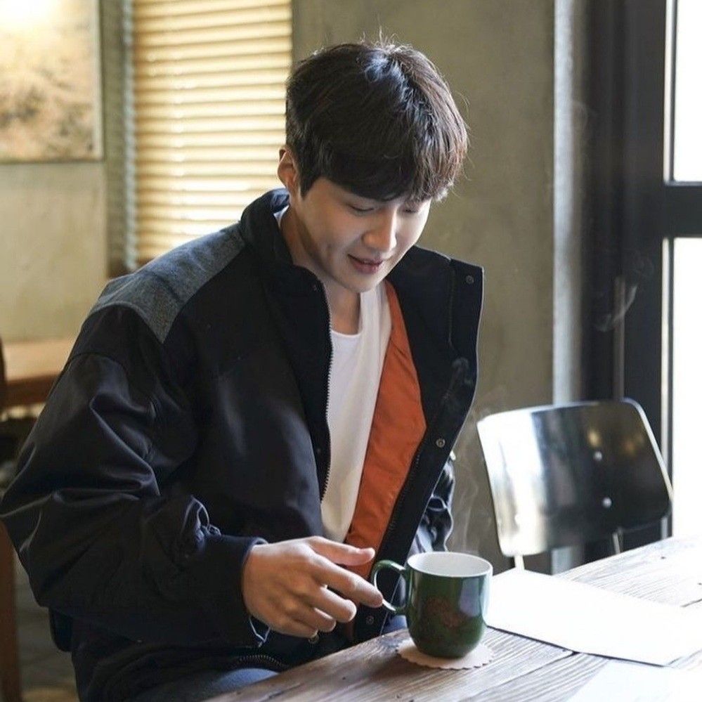 Behind-the-scenes cut of Kim Seonho