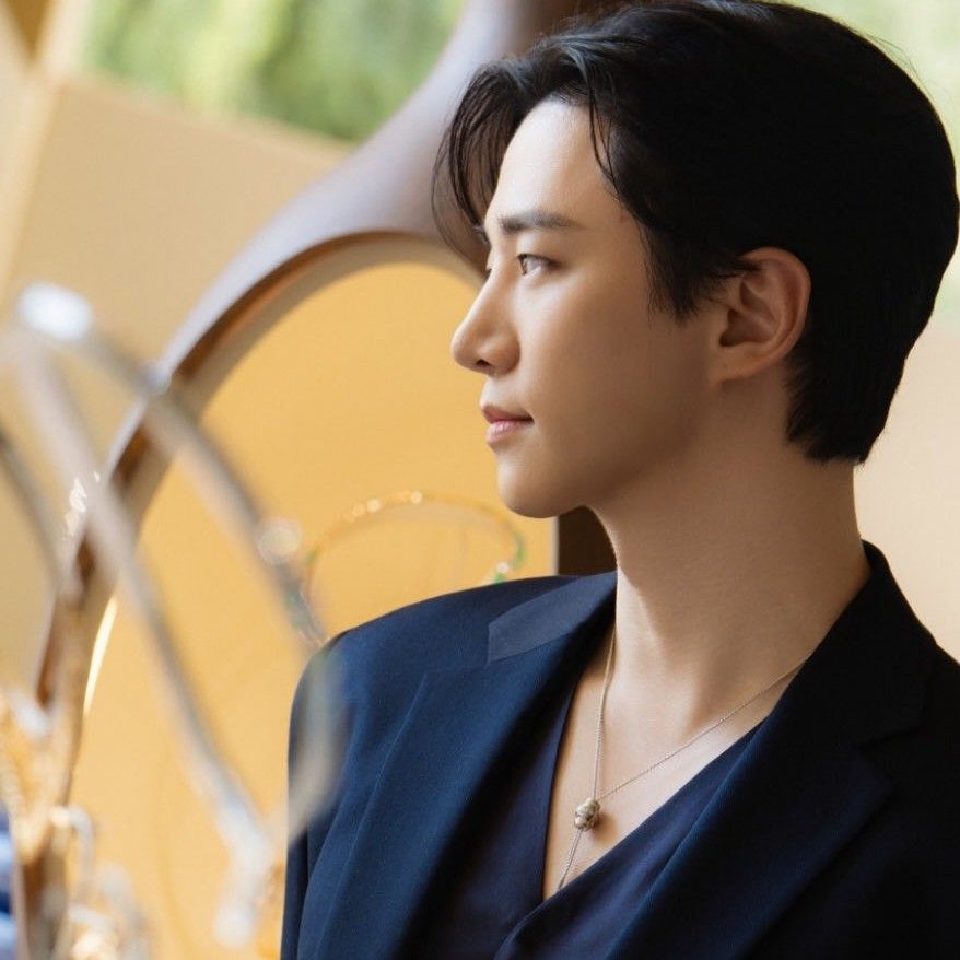 Behind-the-scenes cut of Lee Junho