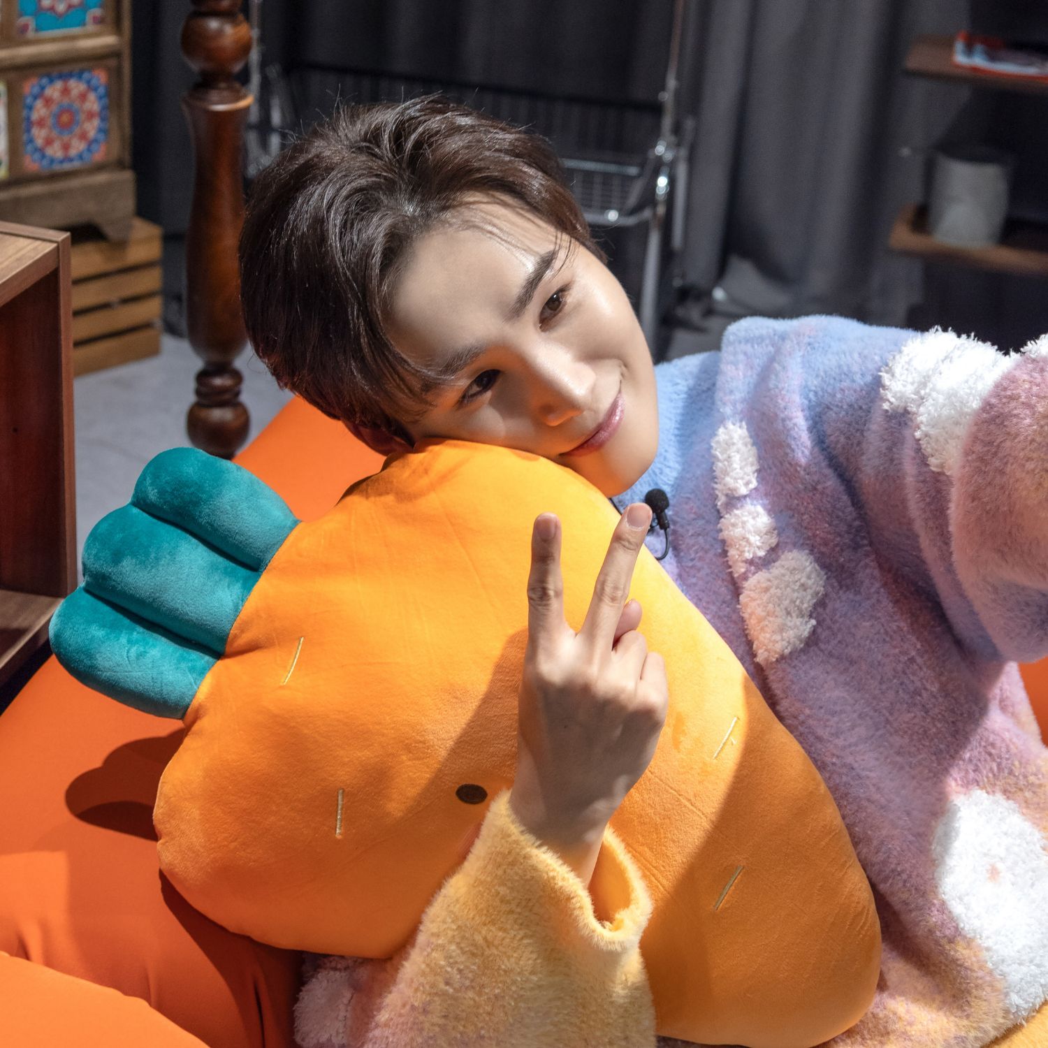 Behind-the-scenes cut of Kim Heejae
