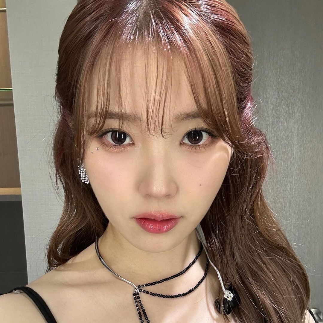 Cuplikan di balik layar dari IU