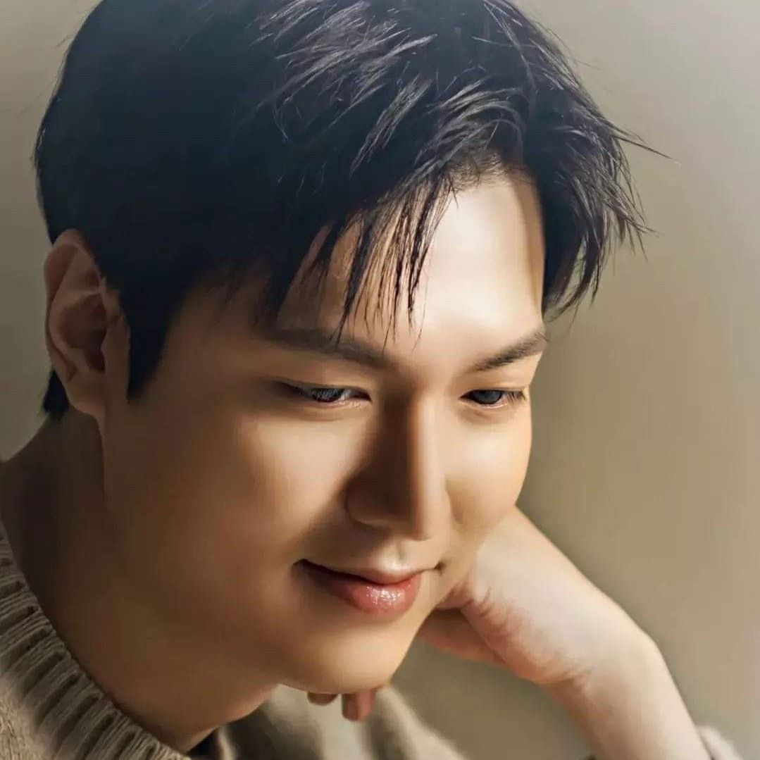 粉絲拍下的李敏鎬瞬間