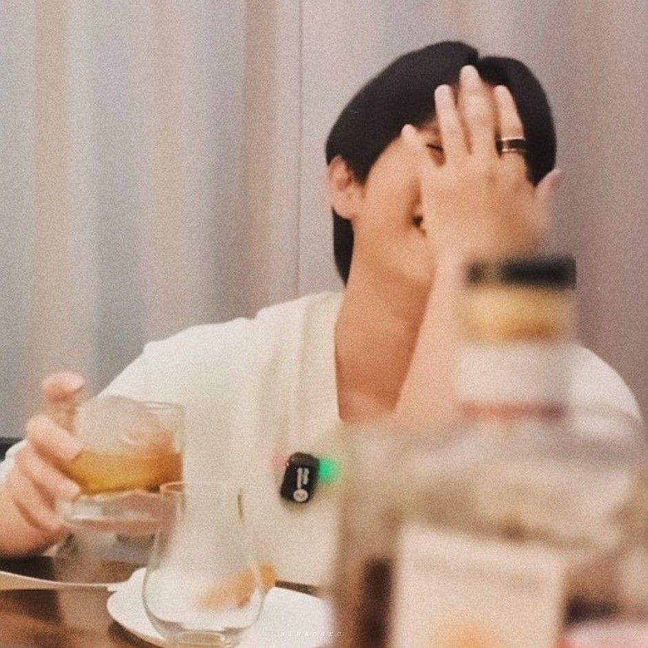 Behind-the-scenes cut of Lim Siwan