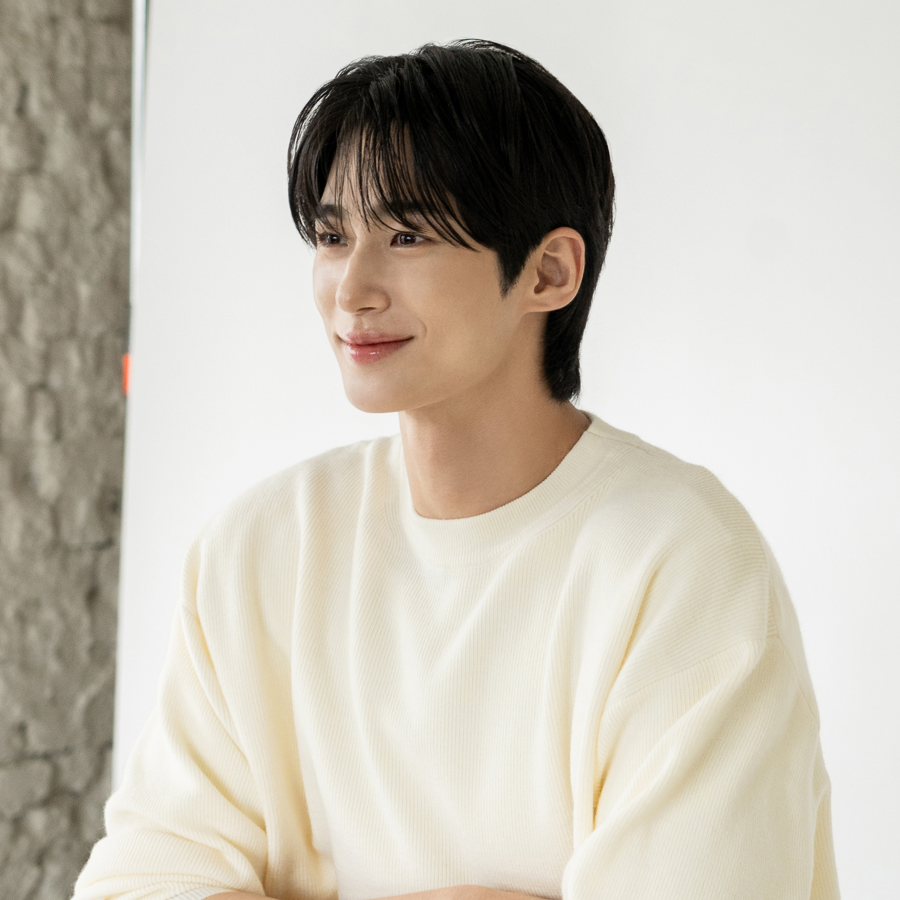 Behind-the-scenes cut of Byeon Wooseok