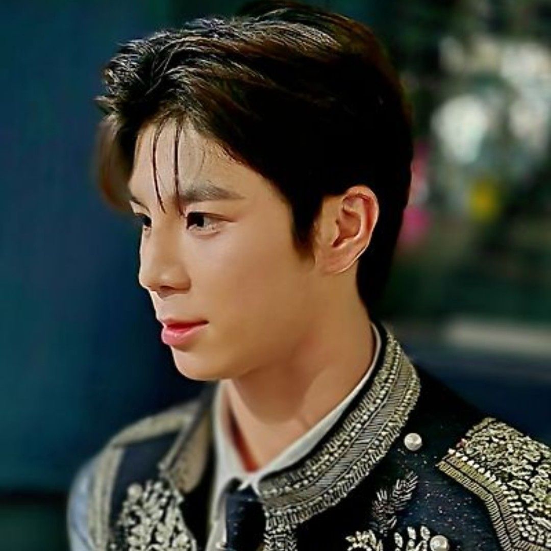 Recent activity shot of Jeong Dongwon