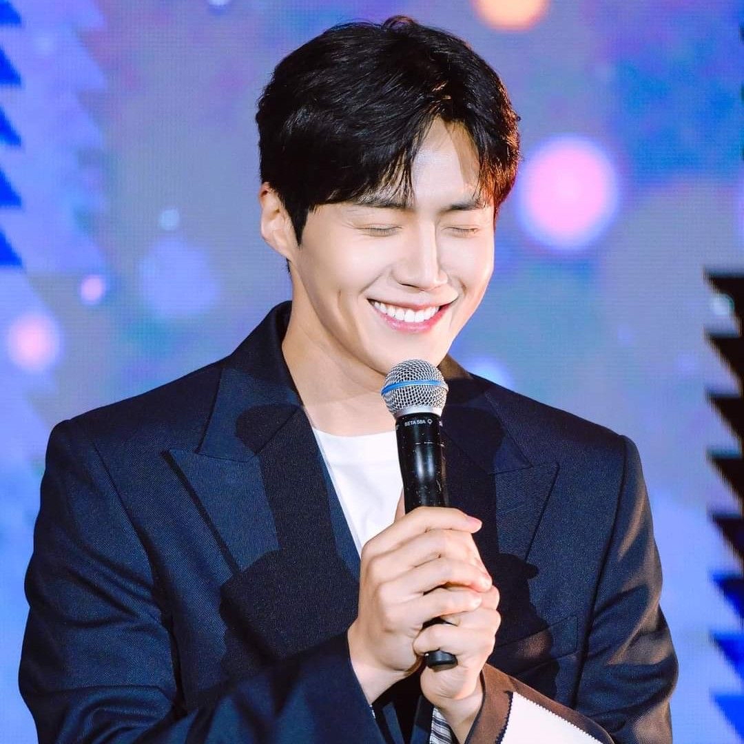 Foto kegiatan terbaru dari Kim Seonho