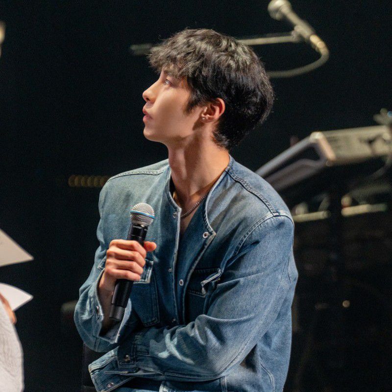 Recent activity shot of Lee Jaewook