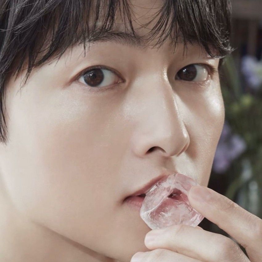 A moment captured by a fan of Song Joongki
