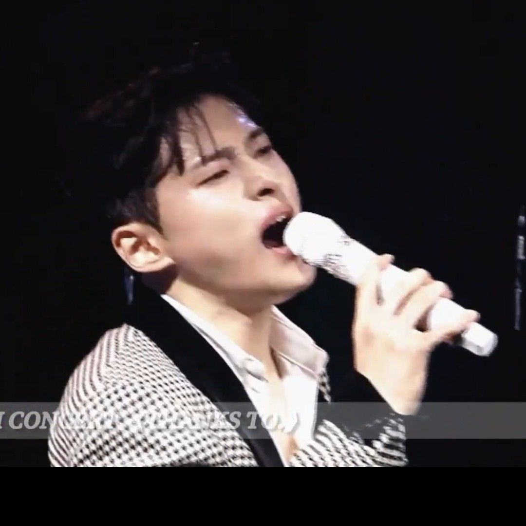 Behind-the-scenes cut of Seong Ri