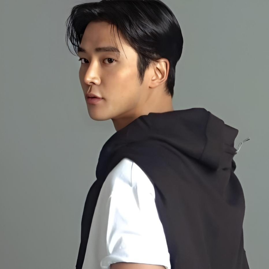 로운의 비하인드 컷