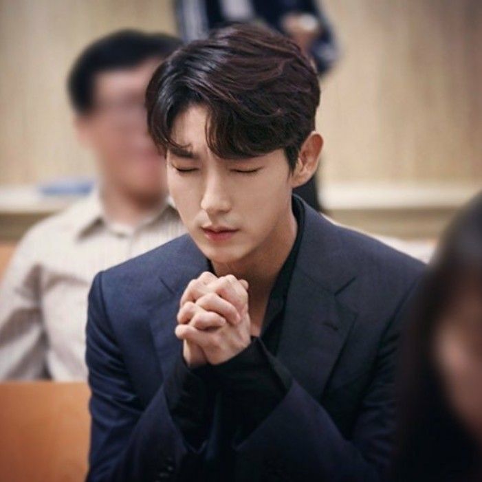 Behind-the-scenes cut of Lee Joongi