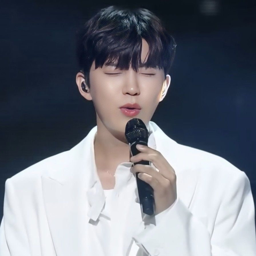 임영웅의 비하인드 컷