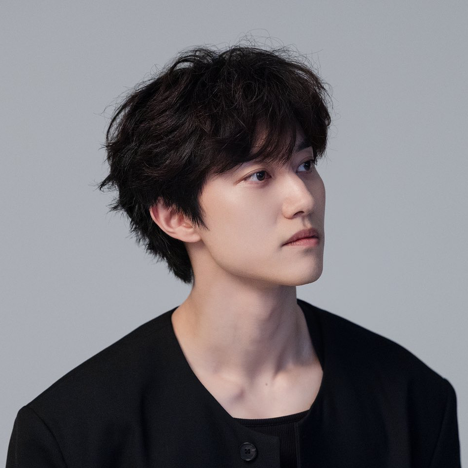 Foto terbaru dari Kwak Dongyeon